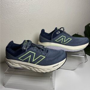 New Balance women Navy and Lime Sneakers